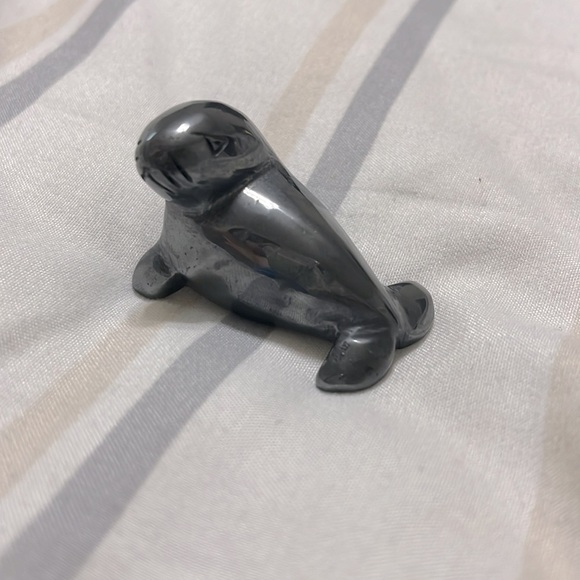 Rare Vintage Gray Inuit Hand-Carved Seal Figurine, Boma Canada - Picture 1 of 5